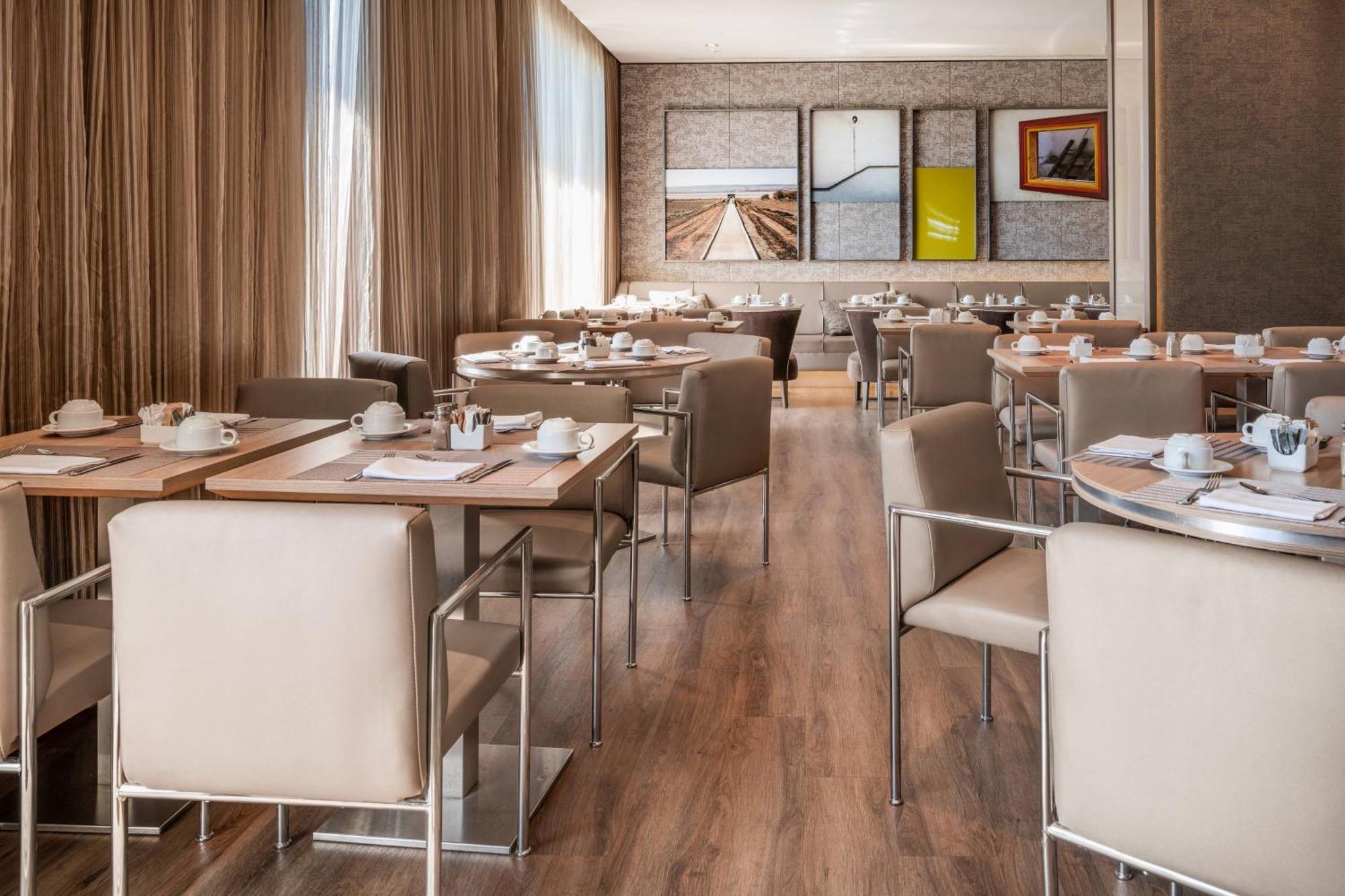 Ac Hotel Malaga Palacio By Marriott — Photos 1